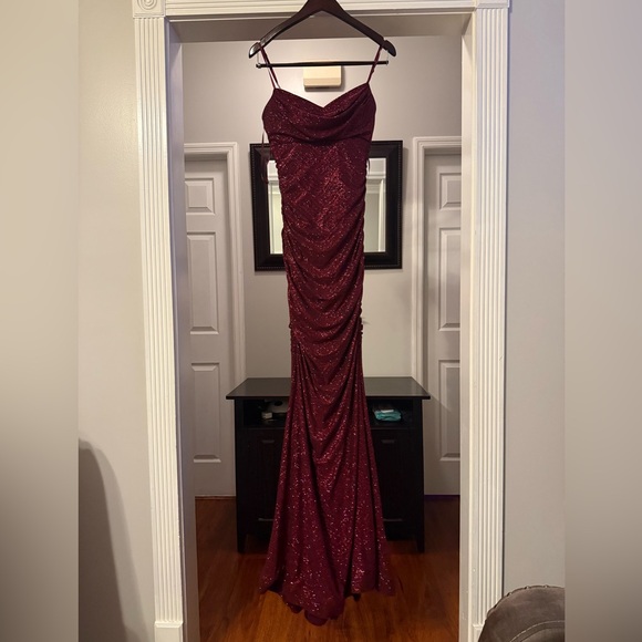 Windsor Dresses & Skirts - Windsor Burgundy Prom Maxi Dress